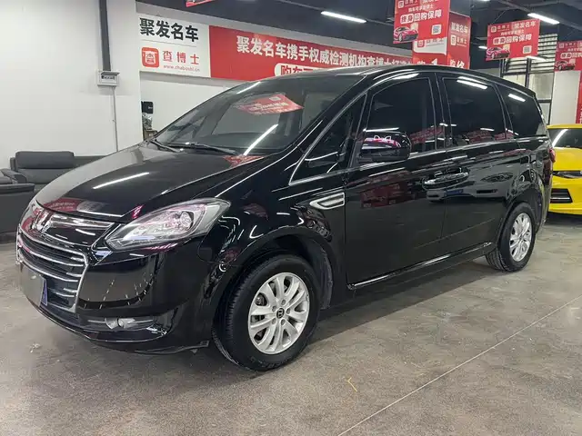 LUXGEN LARGE 7 MPV