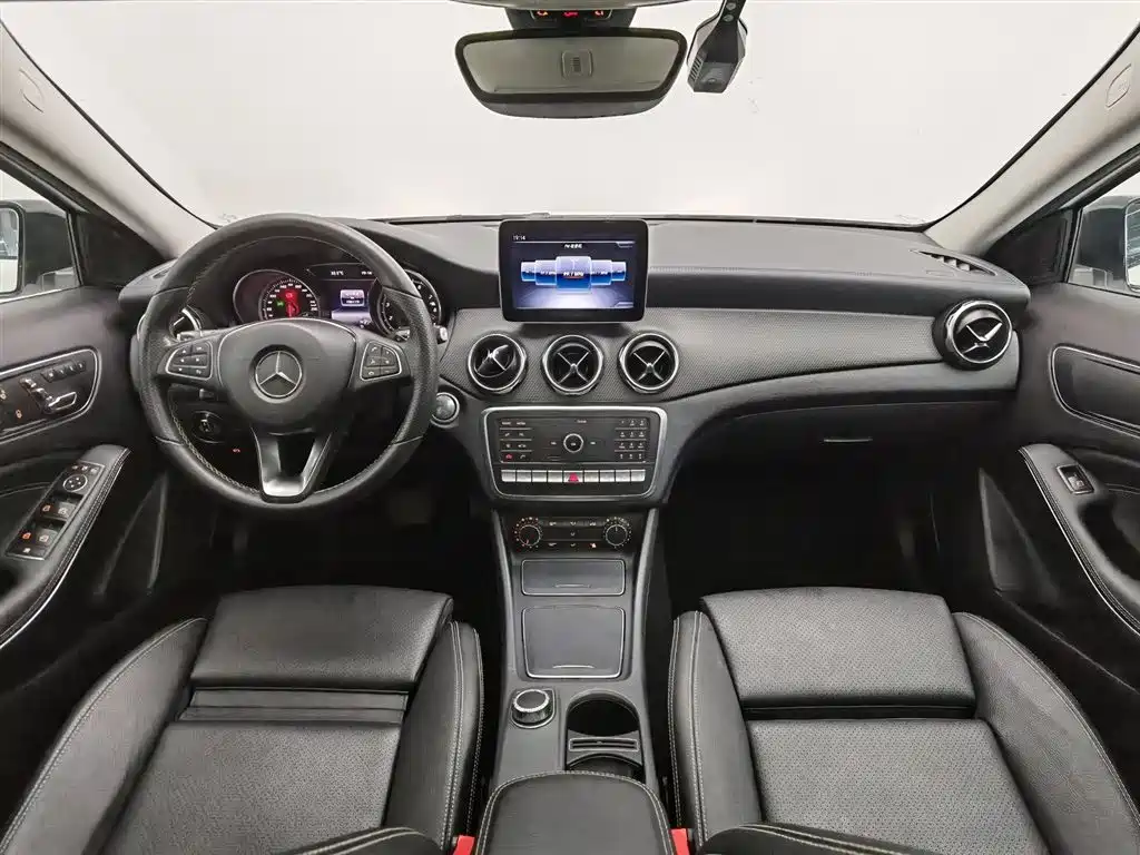 Mercedes-Benz GLA 2018 GLA 220 4MATIC Sport фото 5