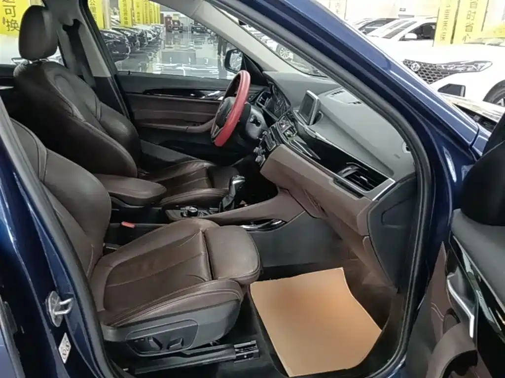 BMW X1 2018 sDrive18Li Premium Model фото 25