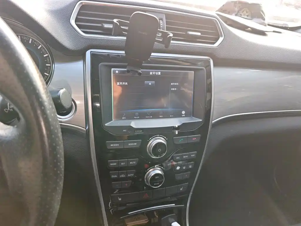 Haval H2 2014 1.5T Manual 2WD Premium Edition фото 6