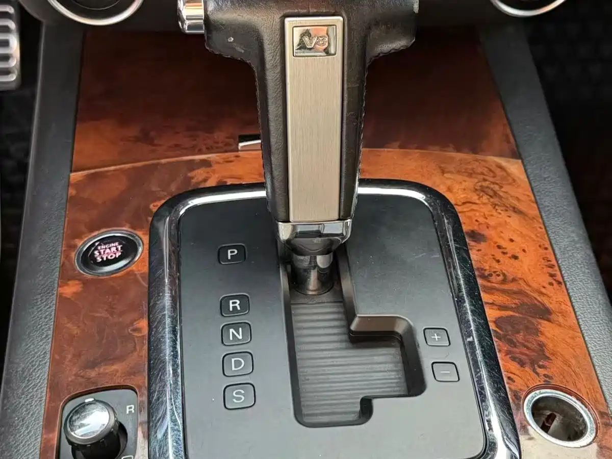 Volkswagen Touareg 2007 4.2L Standard фото 21