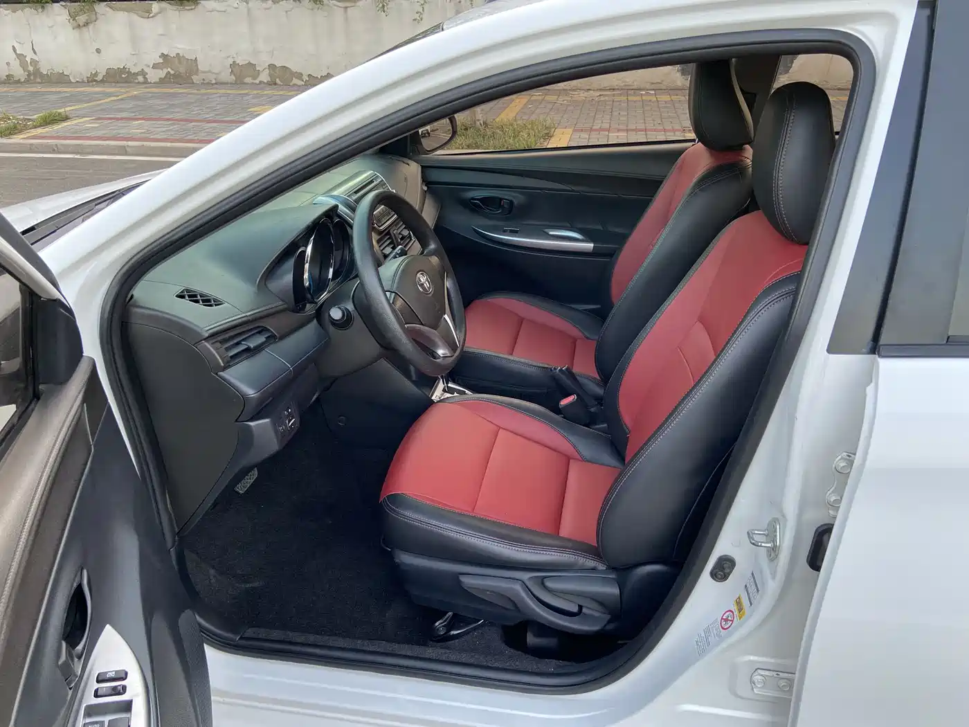 Toyota YARiS L Zhi Xuan 2014 1.5G Automatic Dynamic Edition фото 7