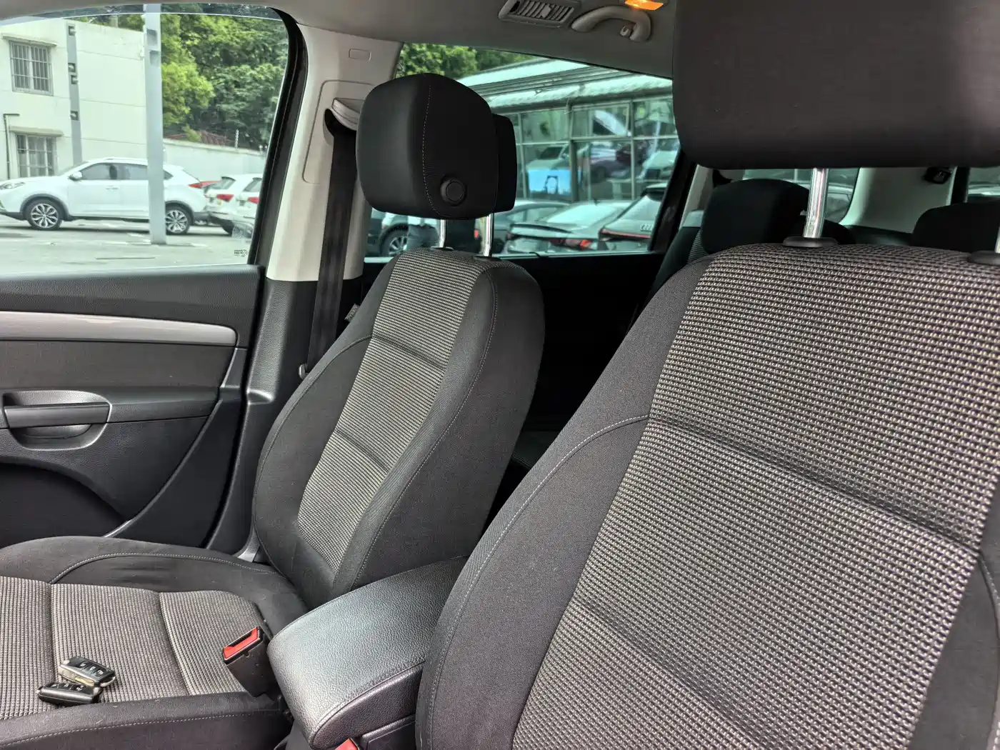 Volkswagen Sharan 2016 380TSI Comfort 7-seater фото 20