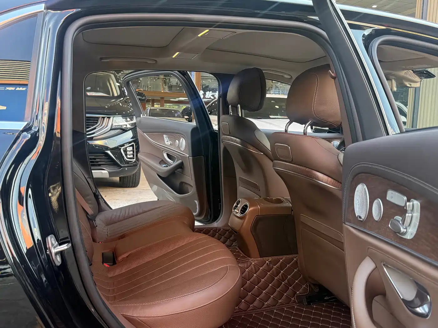 Mercedes-Benz E-Class 2020 Facelift E 300 L Exclusive фото 13