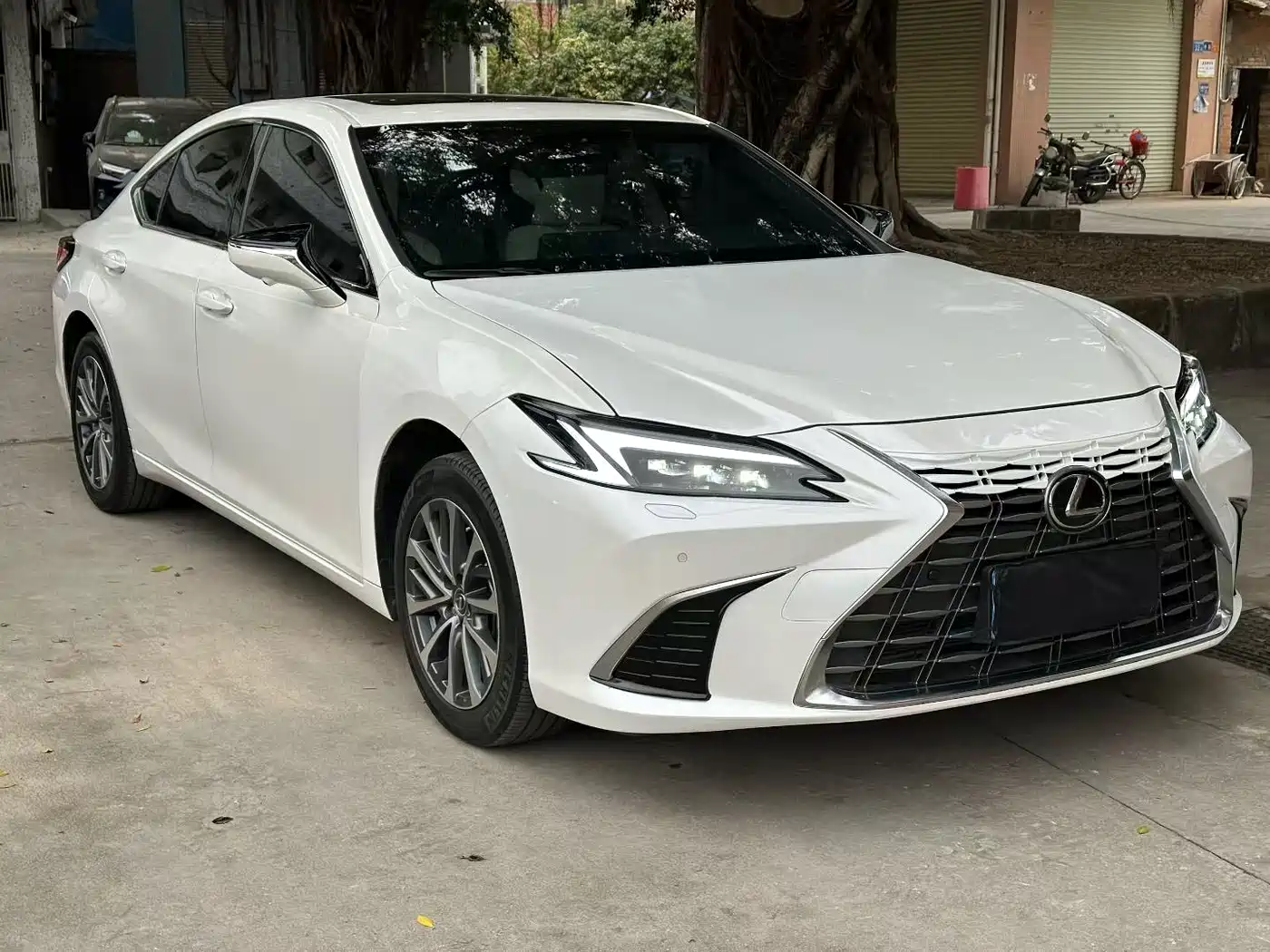 LEXUS ES
