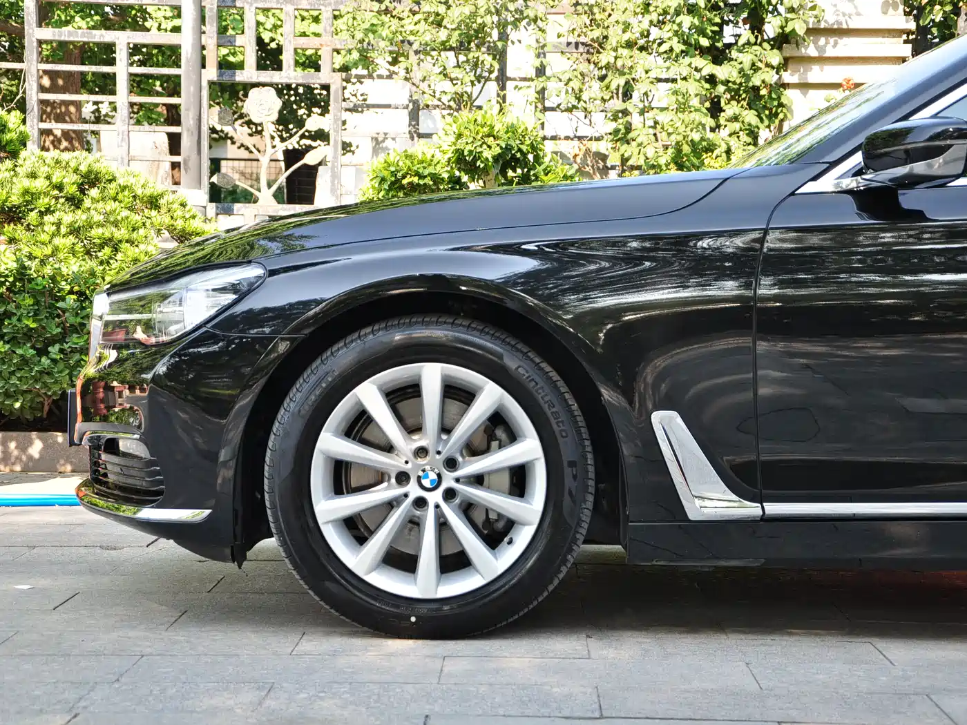 BMW 7 Series 2016 730Li Leading фото 18