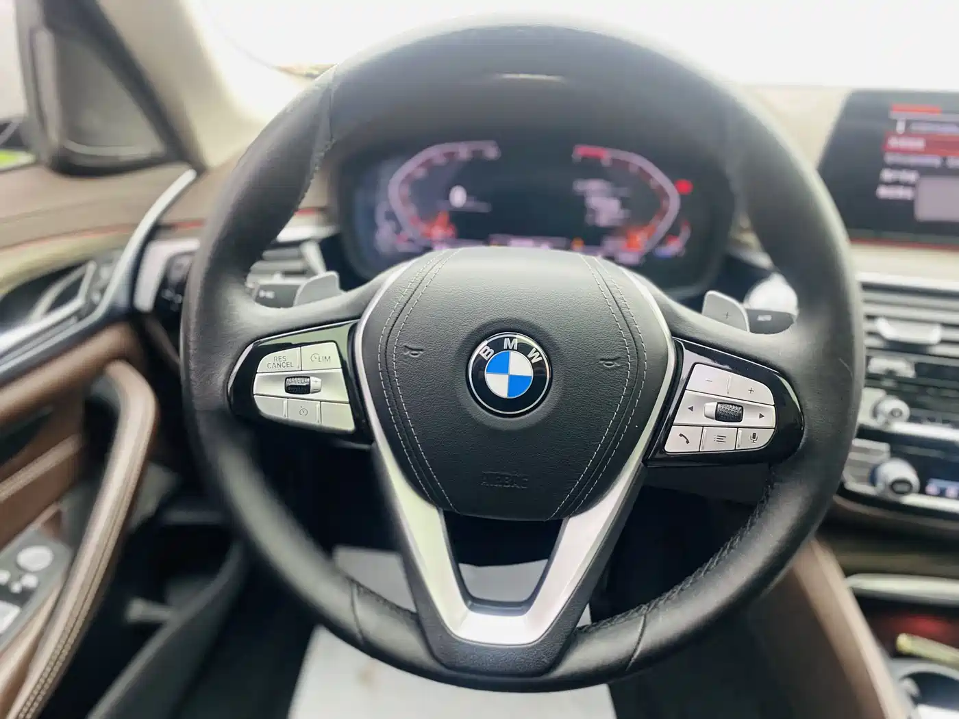 BMW 5 Series 2020 530Li Premium Luxury Package фото 9