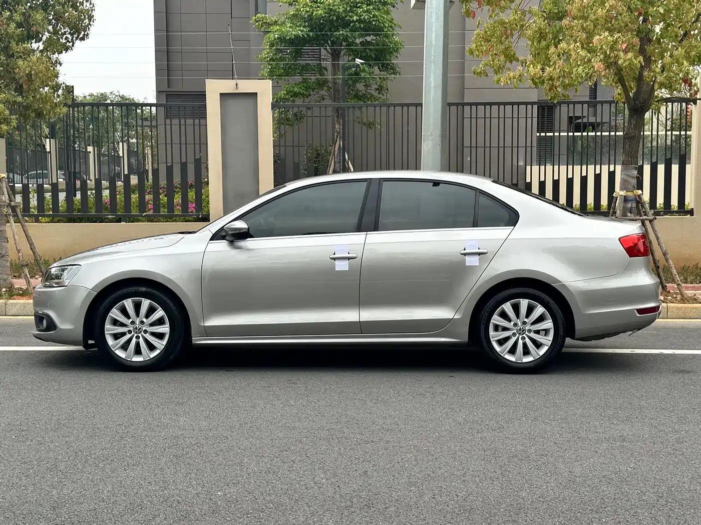 Volkswagen Sagitar 2014 Facelift 1.6L Automatic Comfort фото 7