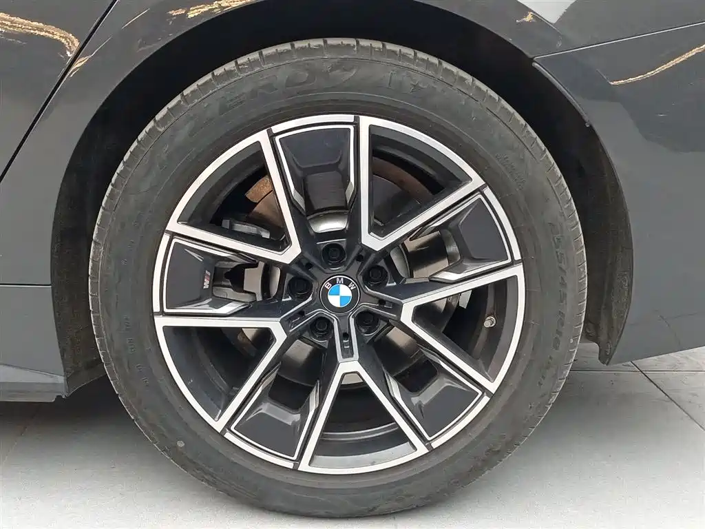 BMW I4