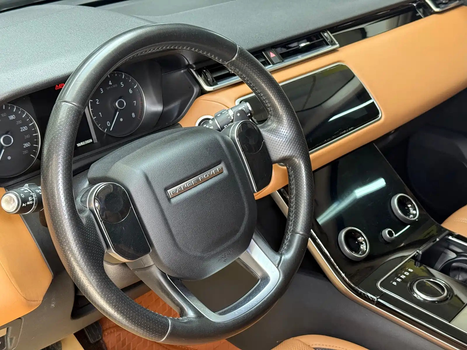 Фото 17 - Land Rover Range Rover Velar
