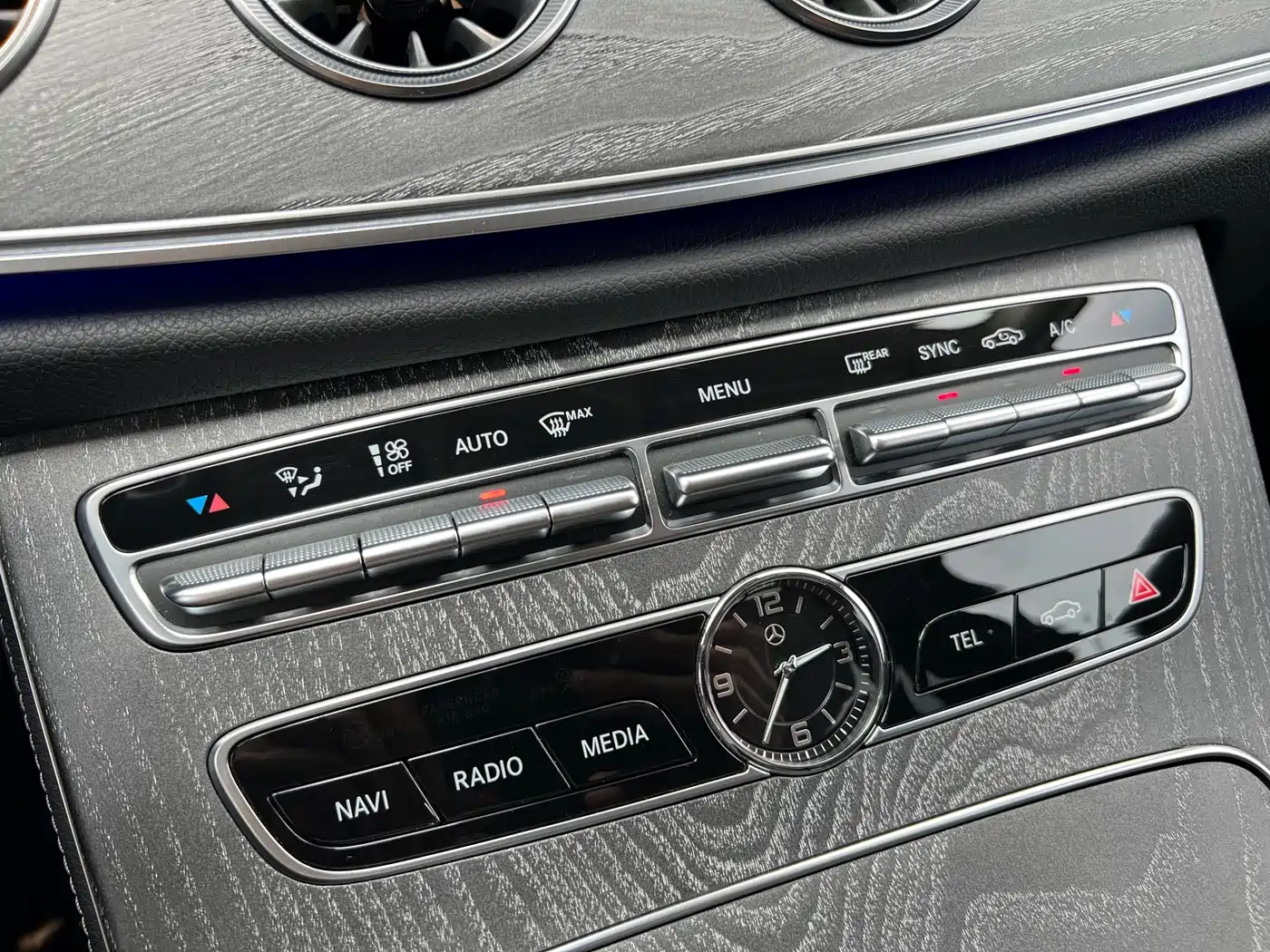 Mercedes-Benz CLS 2018 CLS 300 Luxury фото 31
