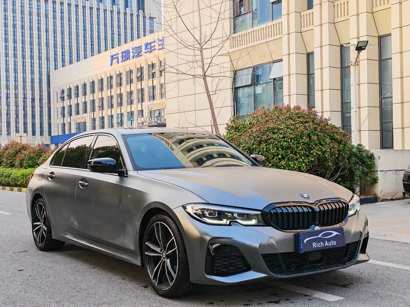 BMW 3 Series 2020 325Li M Sport Black Night Package фото 3