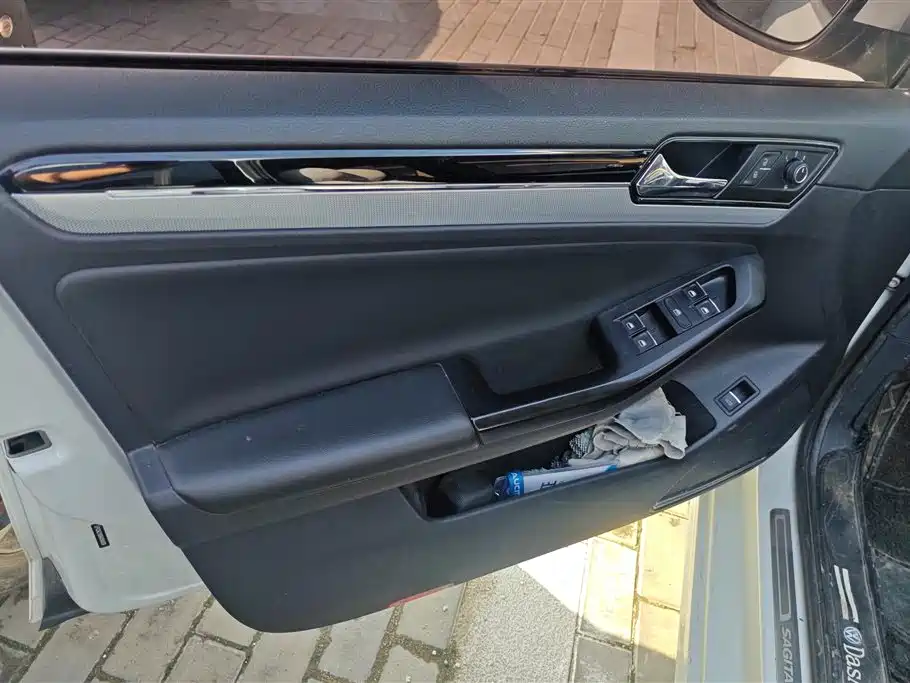 Volkswagen Sagitar 2018 1.6L Automatic Comfort фото 7