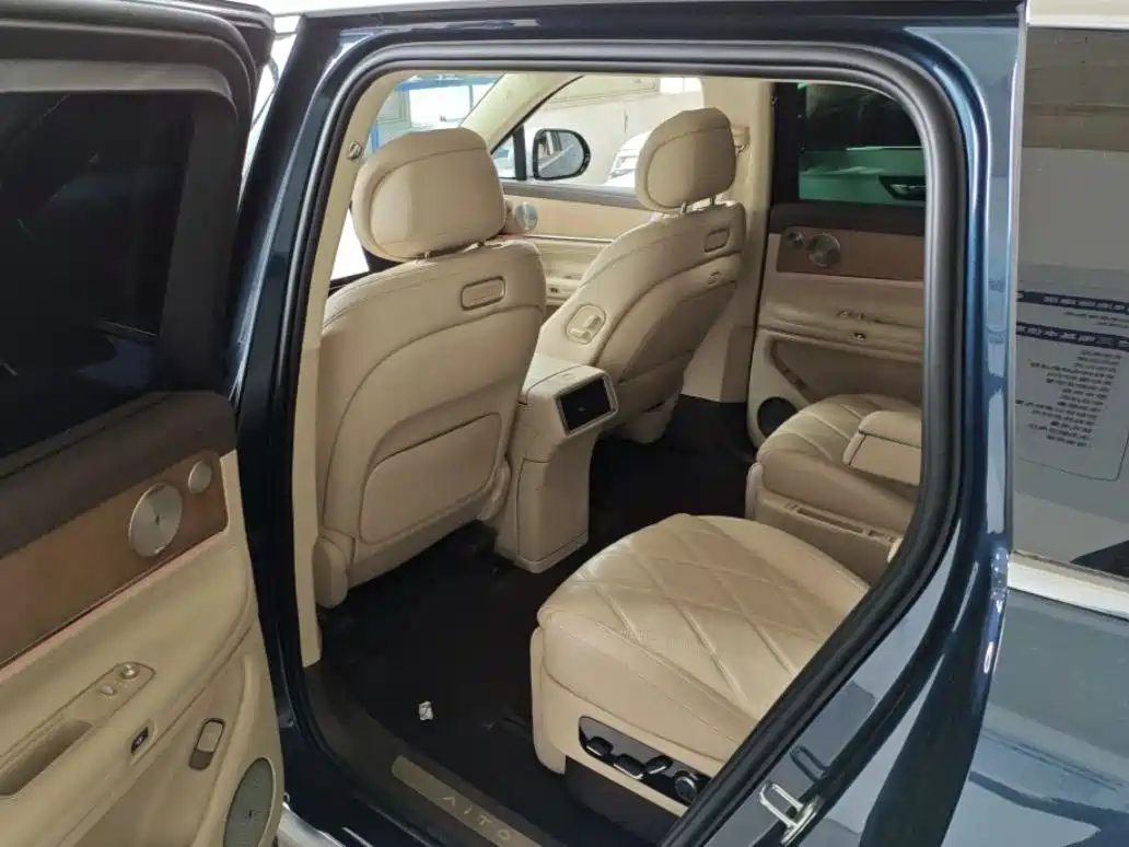 AITO Wenjie AITO M9 2025 Extended Range Ultra 52kWh 6-Seater фото 5
