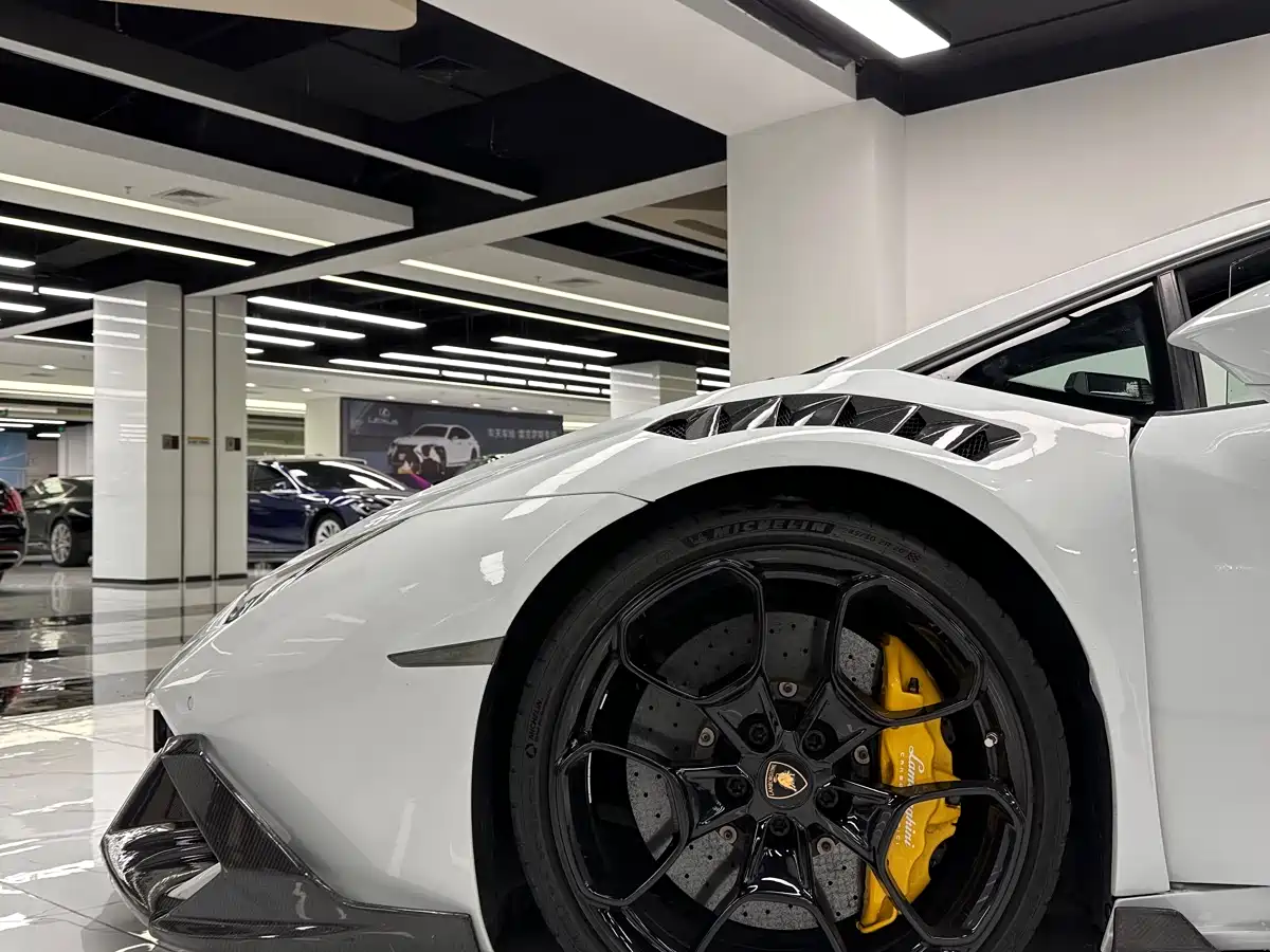 Lamborghini Huracán 2014 LP 610-4 фото 4