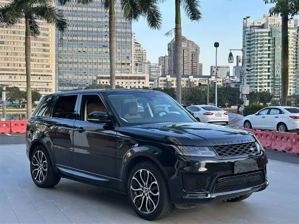Land Rover Range Rover Sport 2021 3.0 L6 Gloss Black Edition фото 2