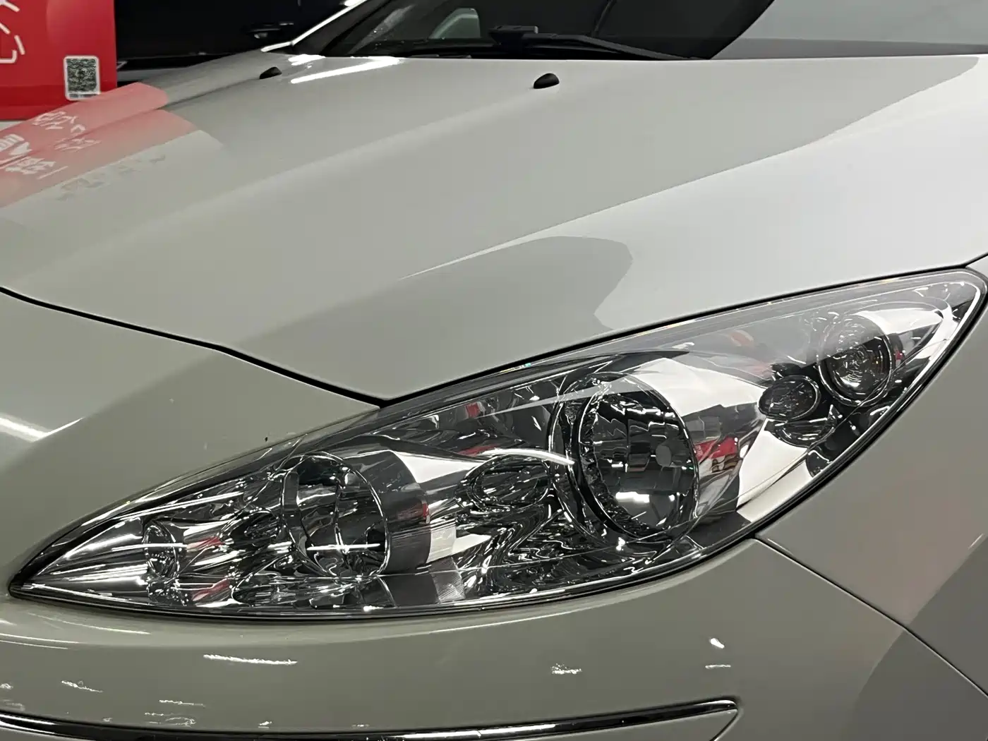 Peugeot 408 2013 2.0L Automatic Comfort Edition фото 7