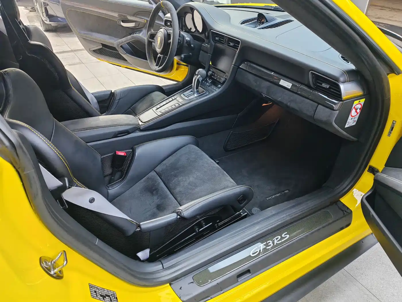 Porsche 911 2018 GT3 RS 4.0L фото 9