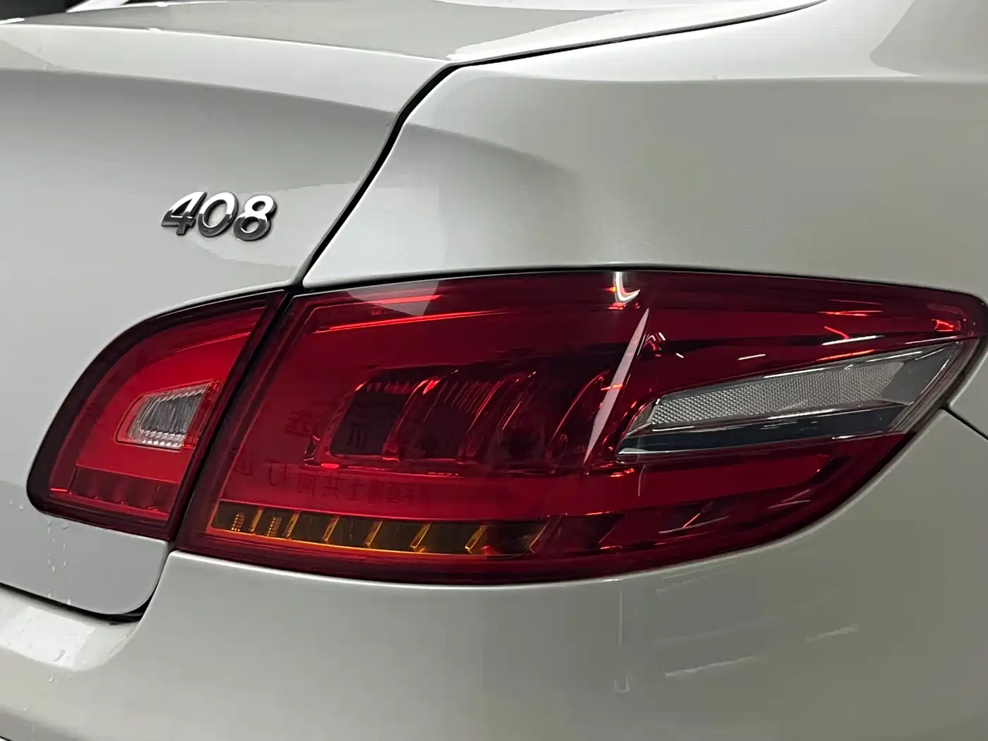 Peugeot 408 2013 2.0L Automatic Comfort Edition фото 6