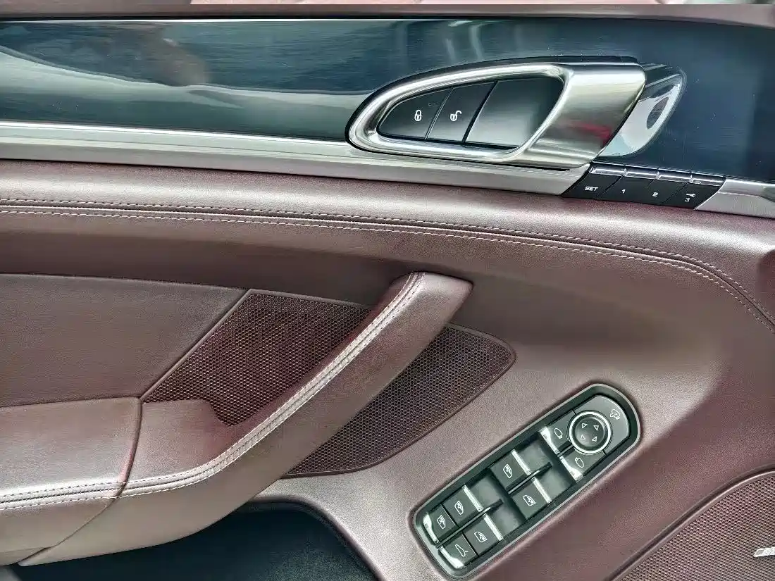 Porsche Panamera 2014 Panamera 3.0T фото 9