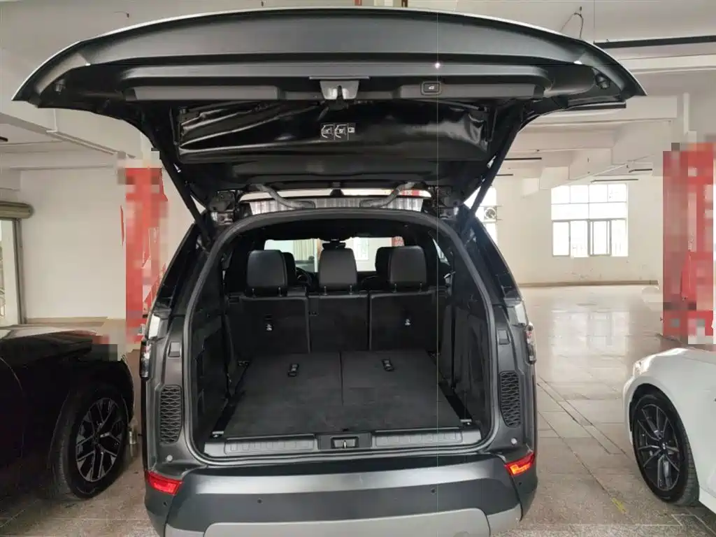 Land Rover Discovery 2019 2.0T SE фото 12
