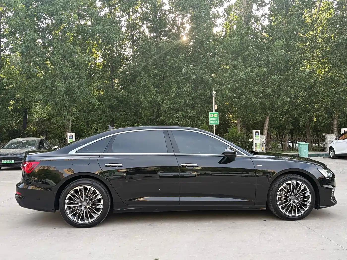 Audi A6L New Energy 2020 55 TFSI e quattro фото 6