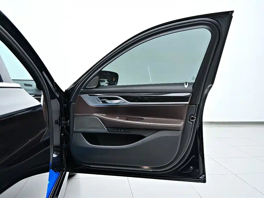 BMW 7 Series 2019 Facelift 730Li M Sport Package фото 20