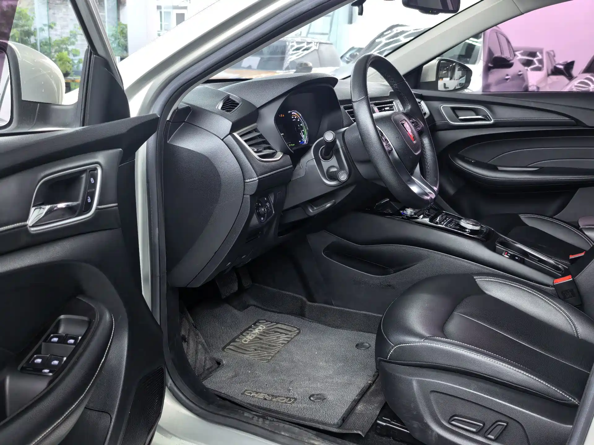 Фото 10 - Roewe Ei5