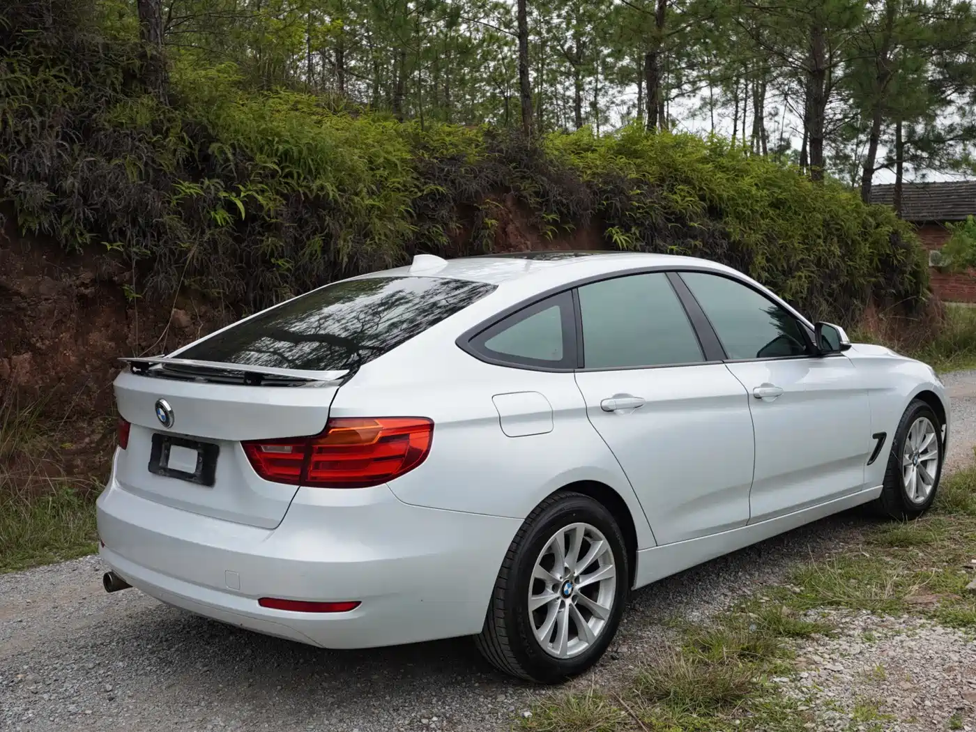 BMW 3 Series GT 2013 Model 320i Leading фото 4