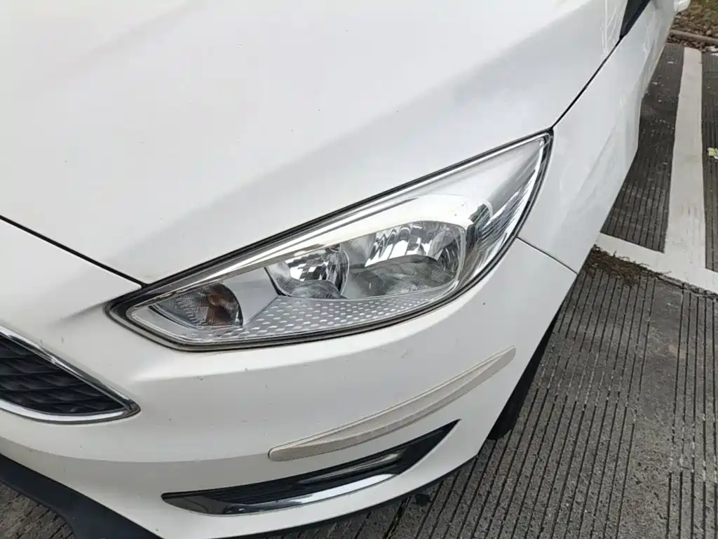 Фото 24 - Ford Focus