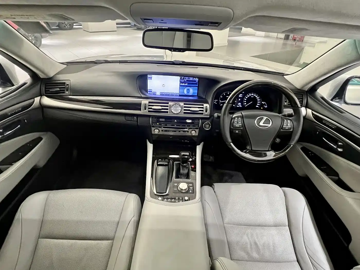 Lexus LS 2013 460L 4WD Premium Edition фото 7
