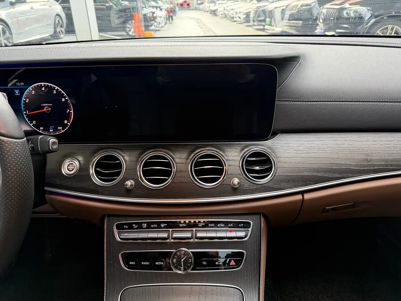 Mercedes-Benz E-Class 2020 E 300 L Sport Fashion Model фото 12