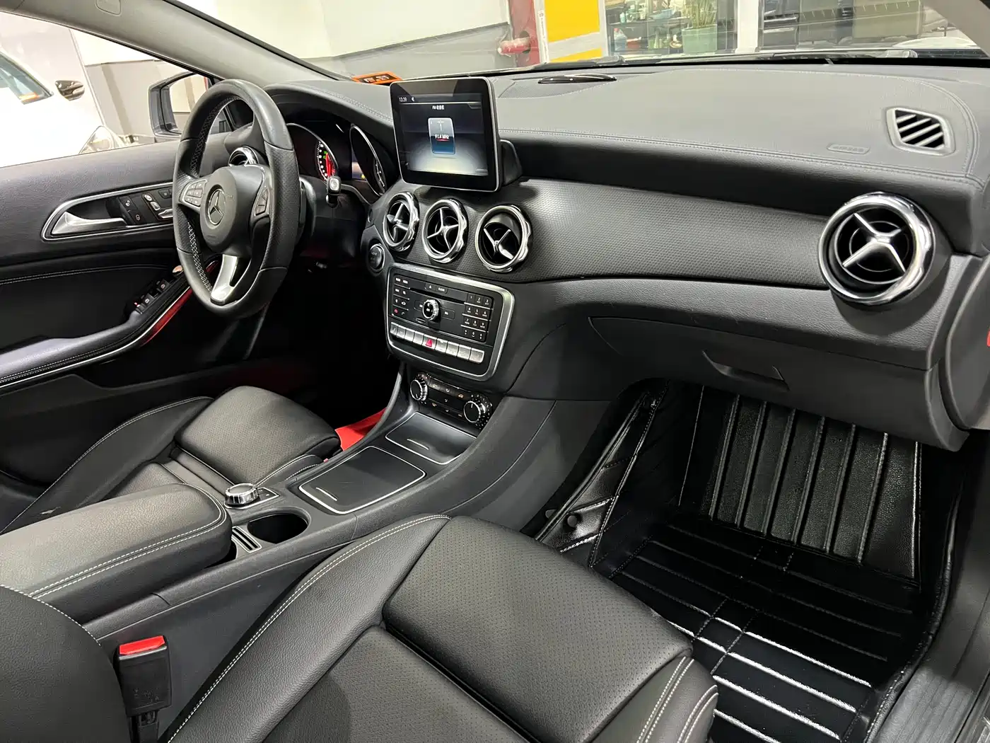 Mercedes-Benz GLA 2017 GLA 220 4MATIC Fashion фото 14