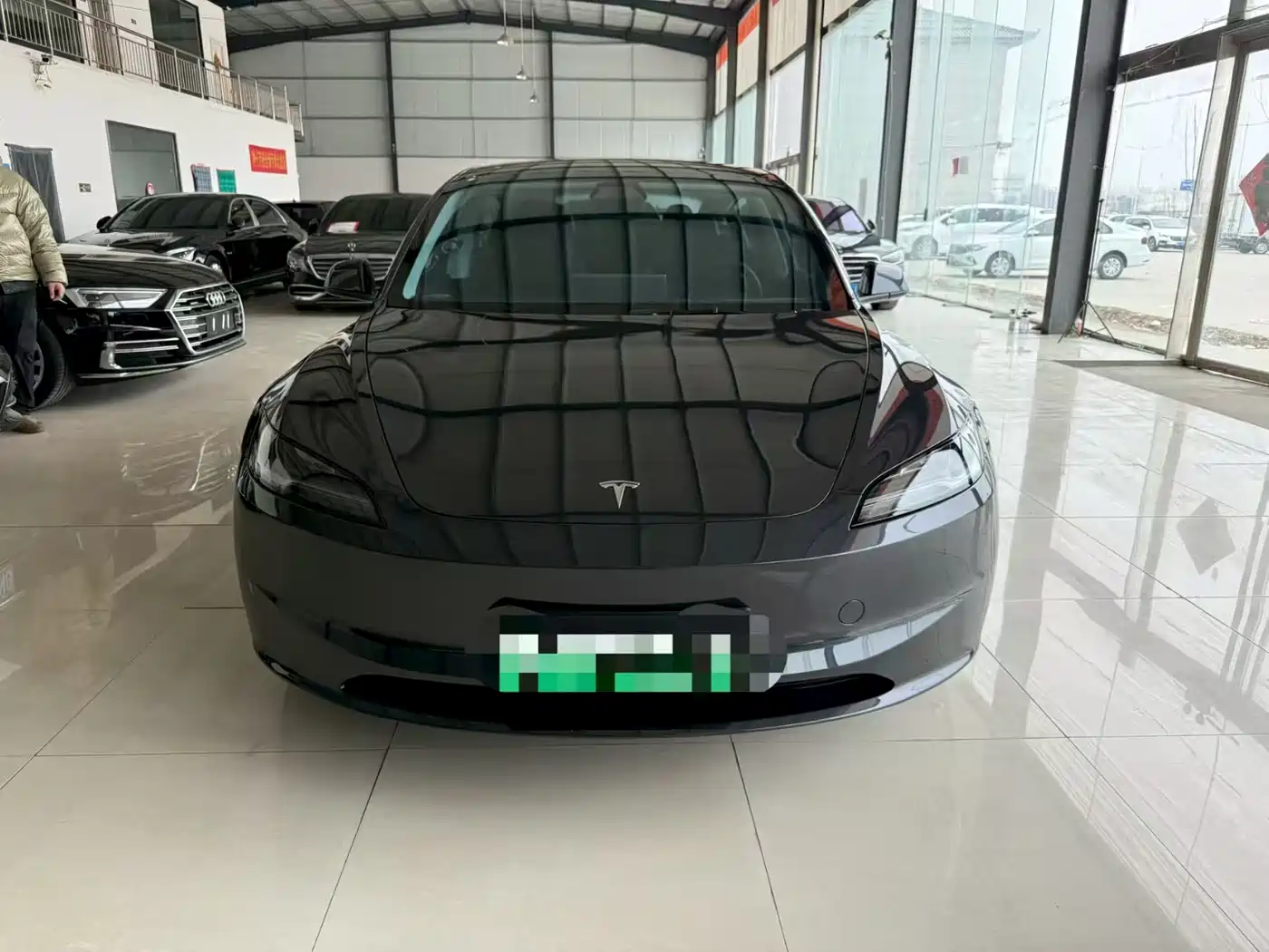 TESLA MODEL 3