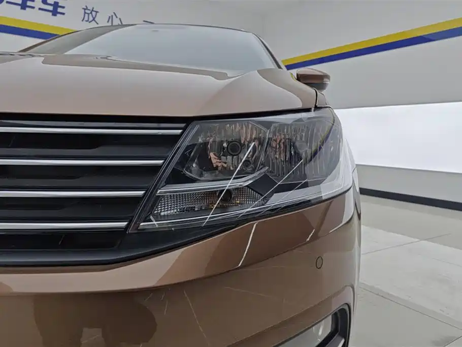 Volkswagen Lavida Tour 2017 180TSI DSG Comfort Edition фото 5