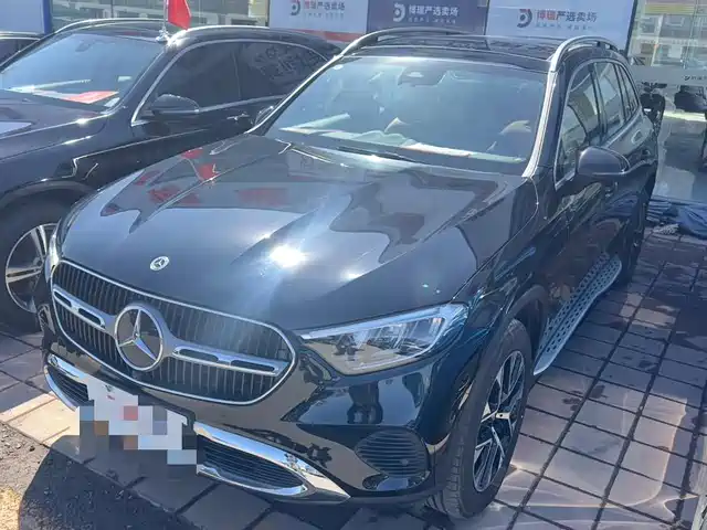 MERCEDES-BENZ GLC