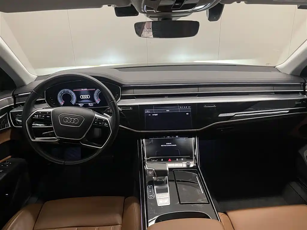 Photo 12 - Audi A8