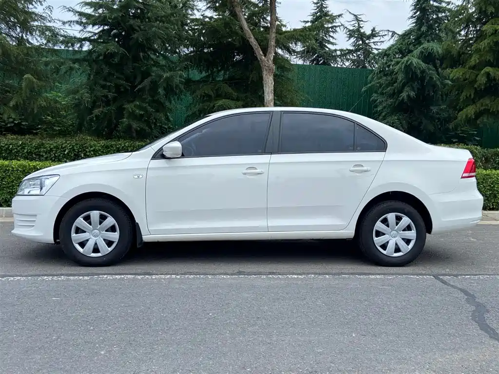 Volkswagen Santana 2013 1.4L Manual Trend Edition фото 18