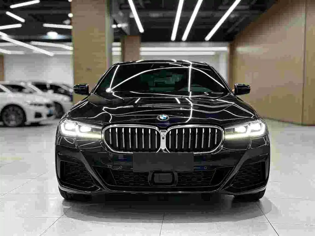 Photo 9 - BMW 5 Series