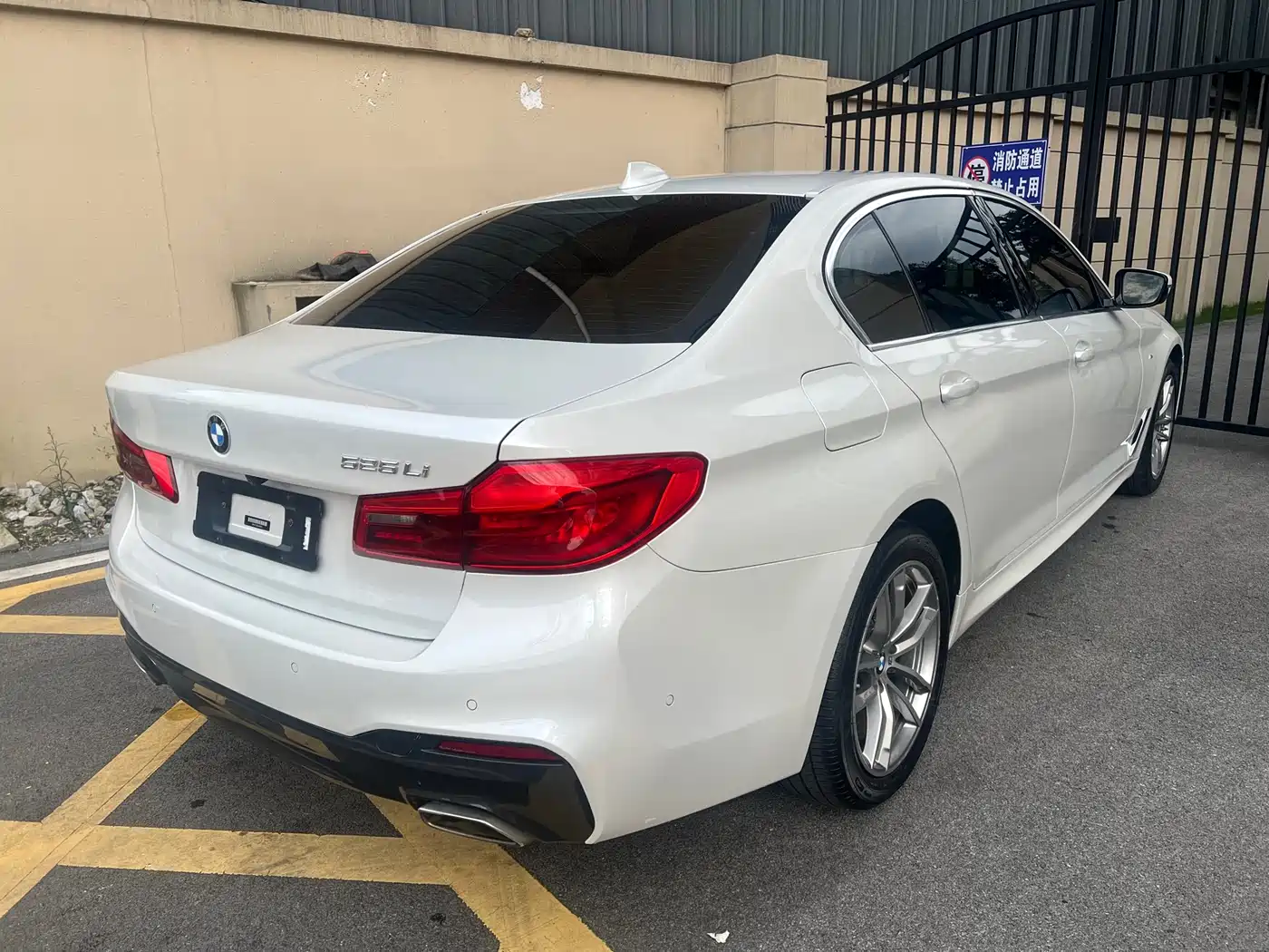BMW 5 Series 2020 525Li M Sport Package фото 4