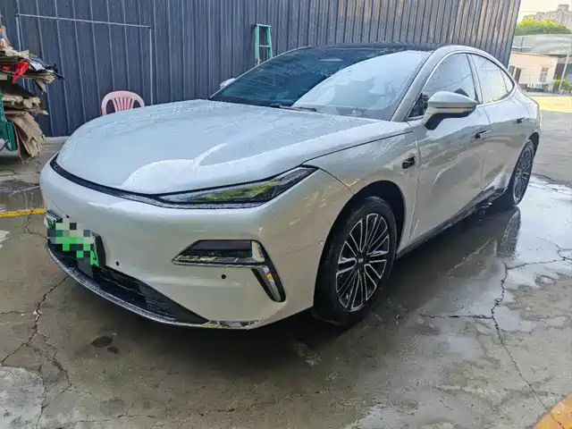 Geely Galaxy Xingyao 8 2025 130km EM-i Premium Edition