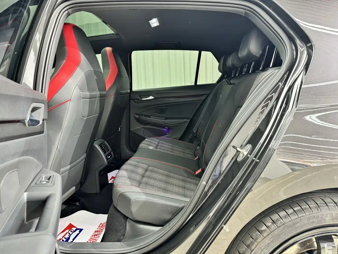 Volkswagen Golf GTI 2023 380TSI DSG GTI фото 8