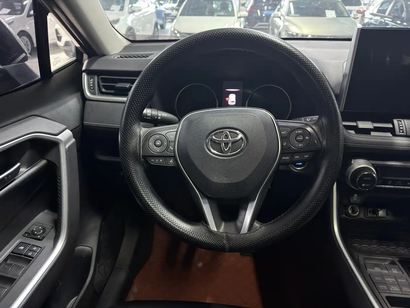 Toyota Wildlander 2020 2.0L CVT AWD Luxury Edition фото 9