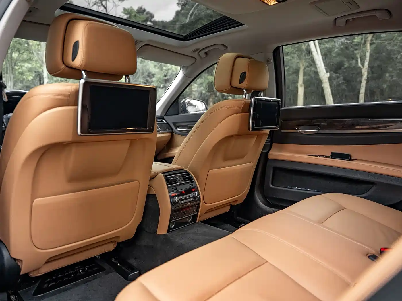 BMW 7 Series 2013 Model 730Li Leading фото 12