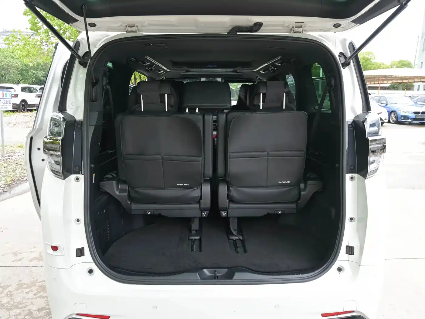 Toyota Vellfire 2021 Crown Hybrid 2.5L HV Supreme Edition фото 24