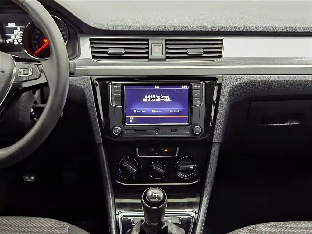 Volkswagen Bora 2019 Bora Legend 1.5L Manual Leading China VI фото 12