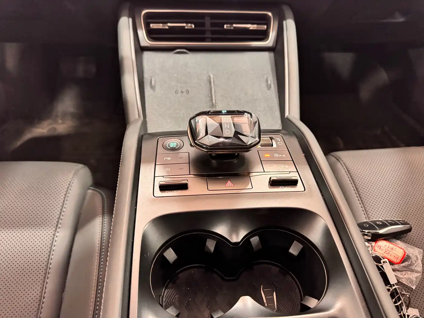 BYD Qin L 2025 DM-i Smart Drive Edition 120KM Surpassing фото 12