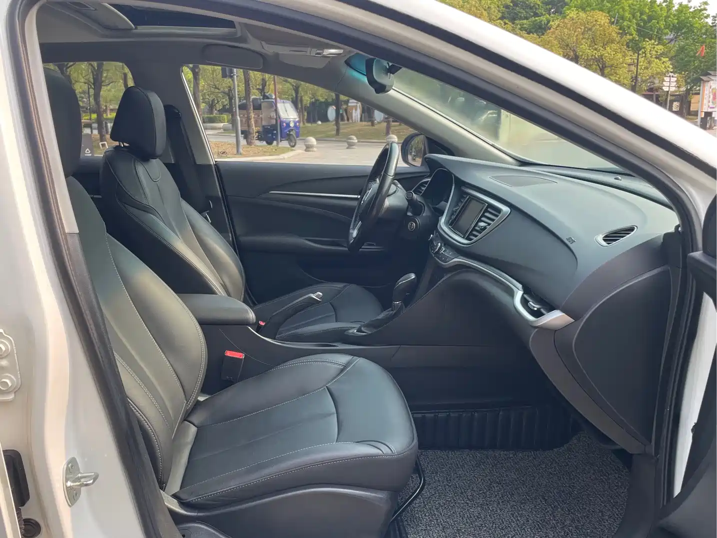Фото 15 - Buick Excelle