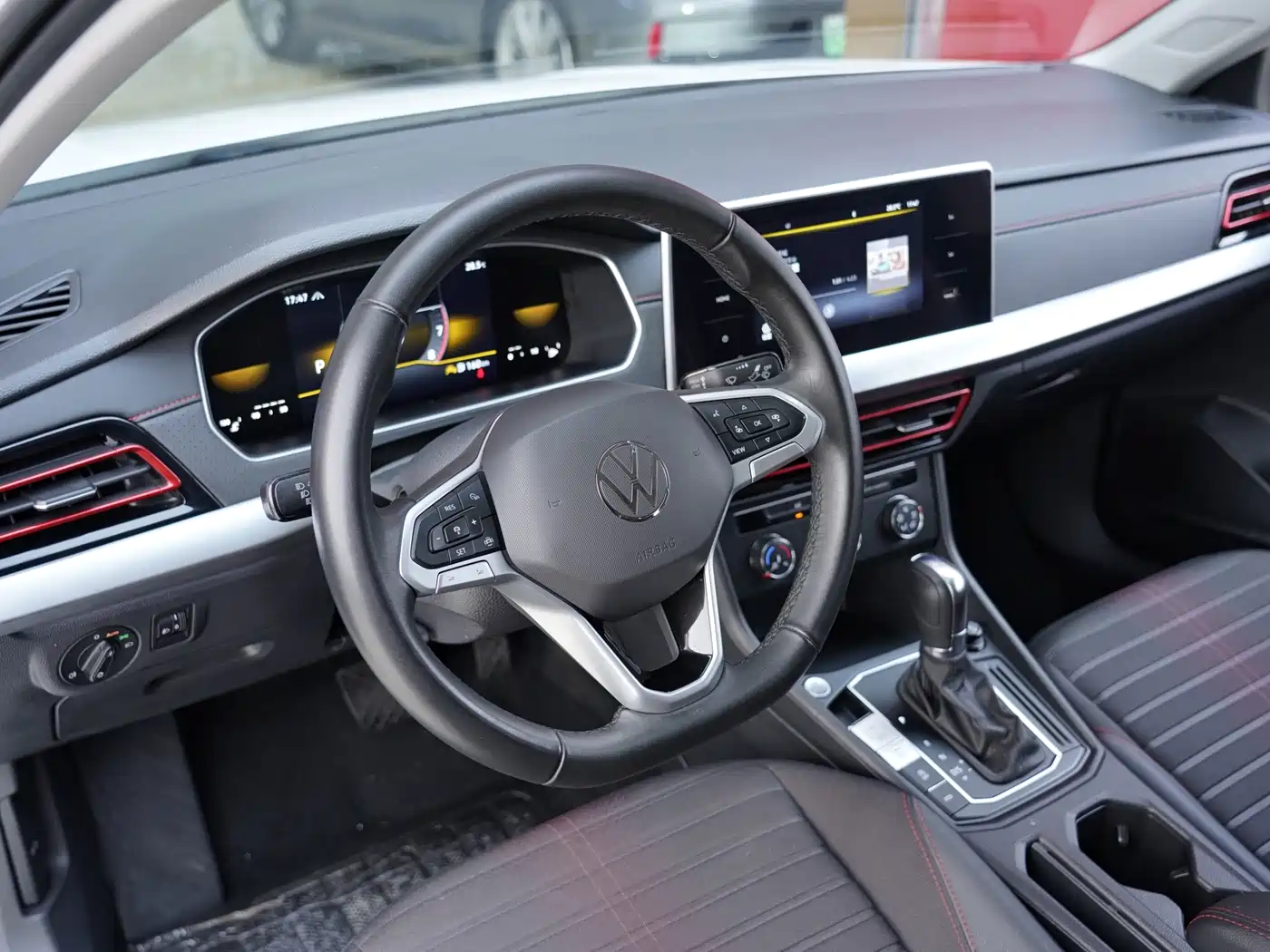 Volkswagen Lavida 2023 300TSI DSG Starlight Full Comfort Edition фото 15