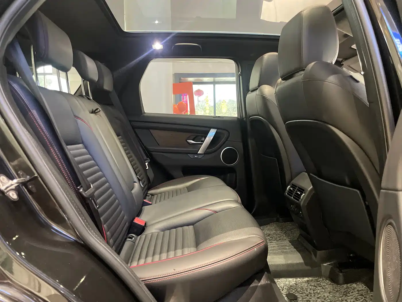 Land Rover Discovery Sport 2022 Model 249PS R-Dynamic SE Performance Tech Edition 5-Seater фото 24